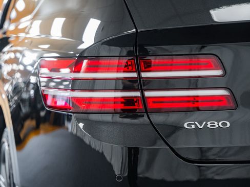 Used 2025 Genesis GV80 2.5T Prestige image 7