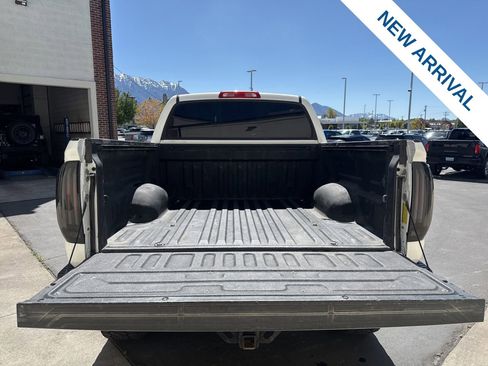 Used 2017 Toyota Tundra SR5 w/ SR5 Upgrade Package AWD/4WD image 13