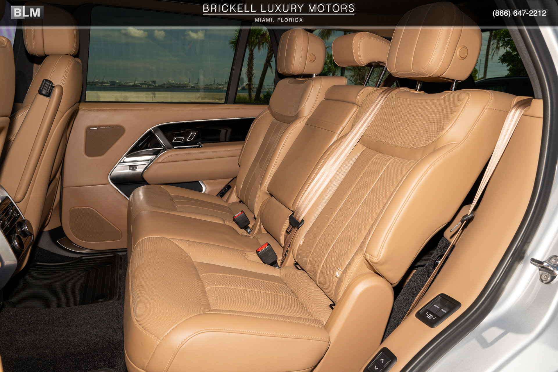 Used 2025 Land Rover Range Rover Long Wheelbase SE AWD/4WD image 7