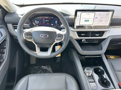 New 2025 Ford Explorer Active w/ Active Comfort Package image 12