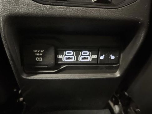 Used 2023 Jeep Grand Cherokee Limited w/ Luxury Tech Group II image 32