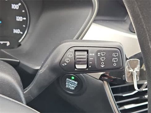 Used 2021 Ford Escape SE image 25