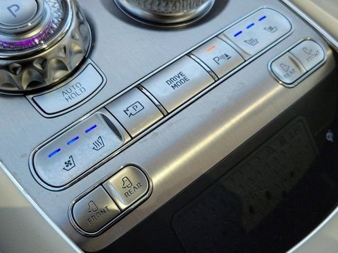 Used 2025 Genesis G90 3.5T AWD/4WD image 39