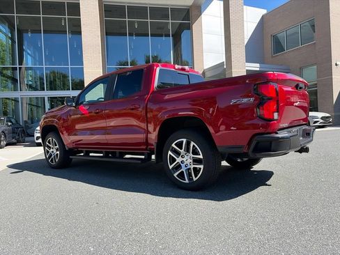 Used 2024 Chevrolet Colorado Z71 w/ Z71 Convenience Package 2 AWD/4WD image 4