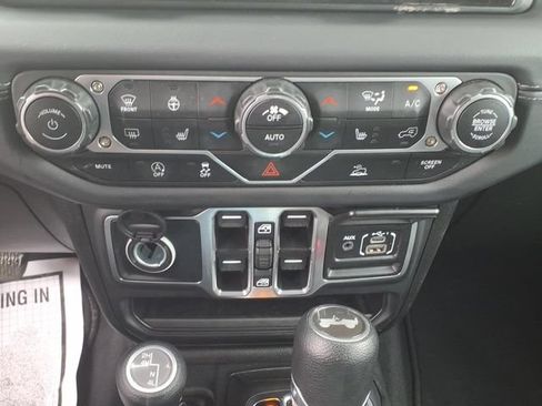 Certified 2025 Jeep Wrangler Unlimited Sahara AWD/4WD image 27