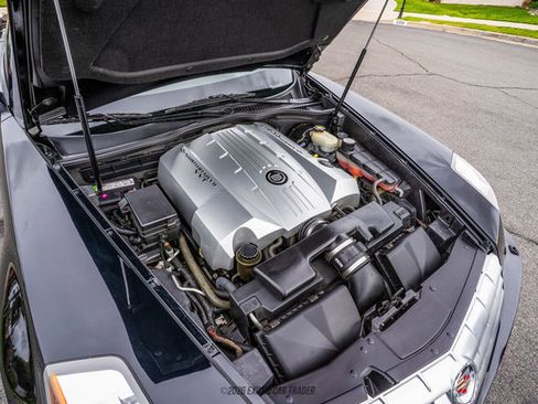 Used 2006 Cadillac XLR image 30
