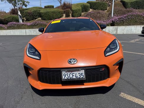 Used 2023 Toyota GR86 10th Anniversary SE RWD image 2