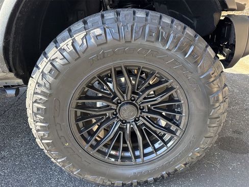 New 2025 Ford Bronco Badlands w/ Sasquatch Package image 12