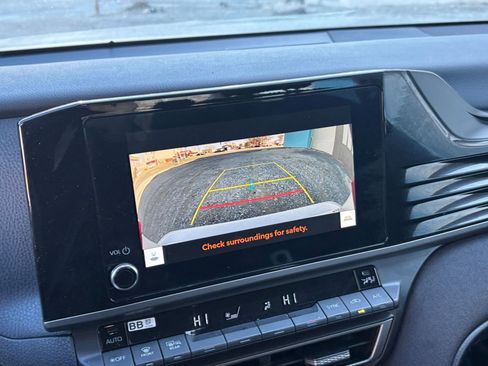 Used 2025 Toyota Camry LE image 17