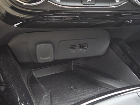 Used 2026 Chevrolet Trax RS w/ Sunroof Package image 25