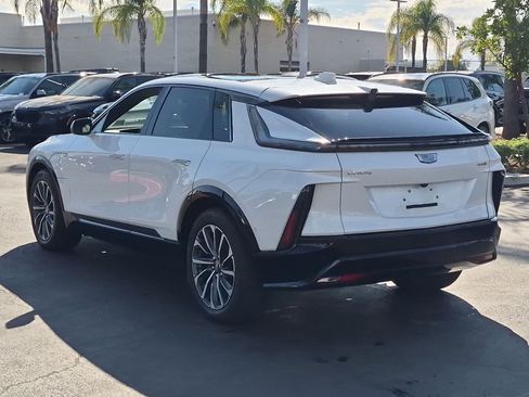 Used 2024 Cadillac Lyriq Sport RWD image 8
