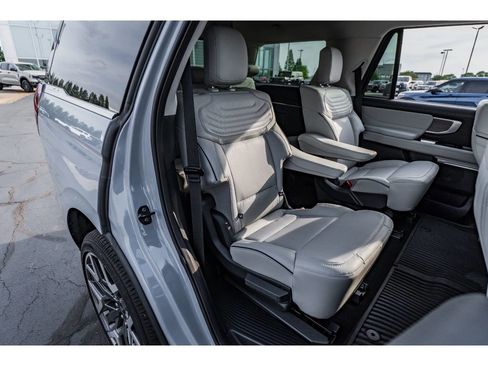 New 2025 Ford Expedition Platinum w/ Platinum Ultimate Package AWD/4WD image 25