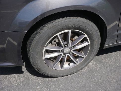 Used 2016 Dodge Grand Caravan SXT FWD image 6