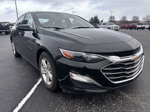 Used 2025 Chevrolet Malibu LS image 3