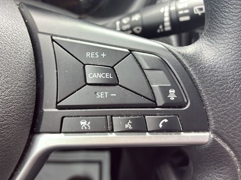 Used 2021 Nissan Kicks SV FWD image 37