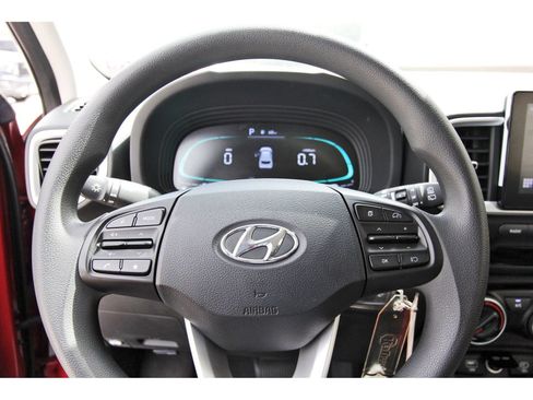 Used 2024 Hyundai Venue SE FWD image 15