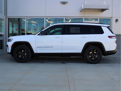 New 2026 Jeep Grand Cherokee L 4WD image 5