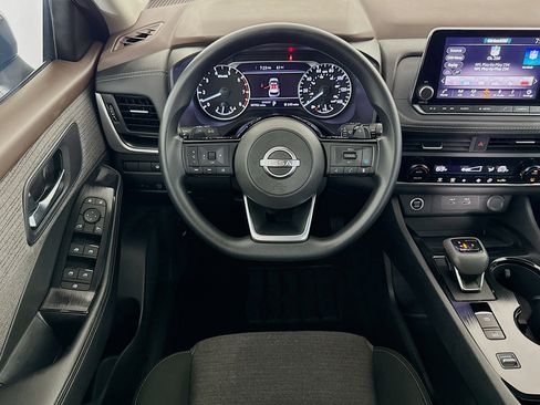 Used 2023 Nissan Rogue SV FWD image 16