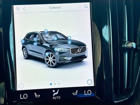 Used 2021 Volvo XC60 T5 Momentum AWD/4WD image 14