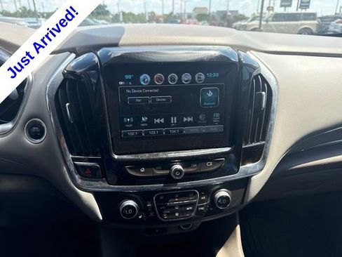 Used 2018 Chevrolet Traverse LT AWD/4WD image 18