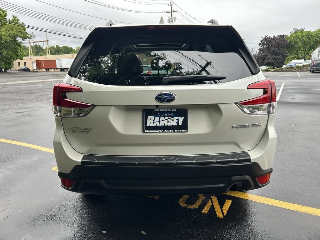Certified 2023 Subaru Forester Premium AWD/4WD image 7