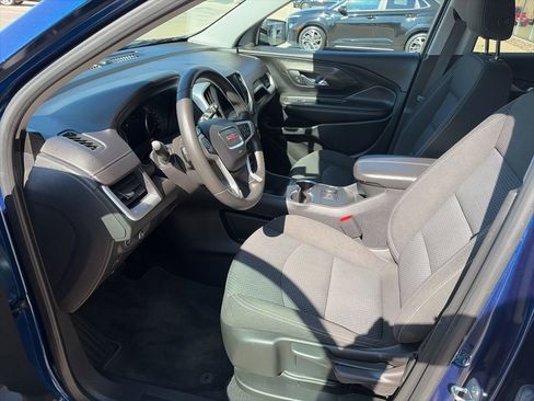 Used 2023 GMC Terrain SLE w/ Elevation Edition image 11