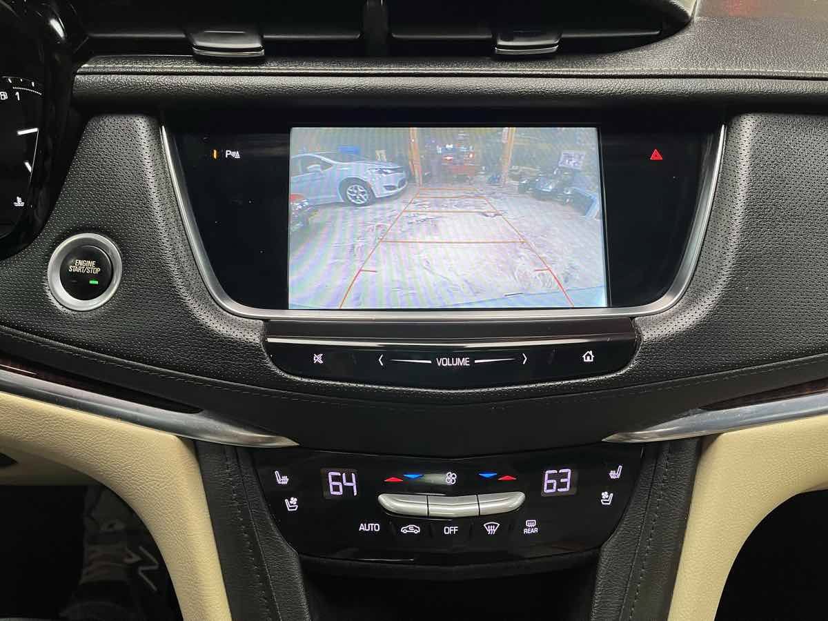 Used 2018 Cadillac XT5 Premium Luxury w/ LPO, Wheel Lock Package AWD/4WD image 18