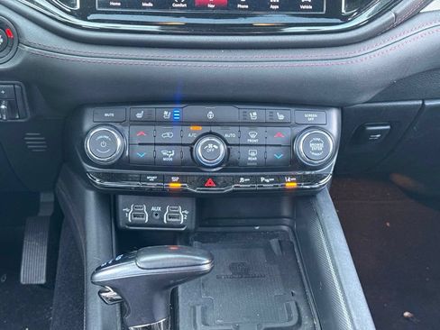 Used 2022 Dodge Durango R/T RWD image 24