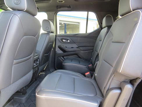 Certified 2023 Chevrolet Traverse Premier w/ Redline Edition image 18