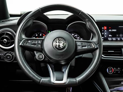 Used 2023 Alfa Romeo Stelvio Ti image 23