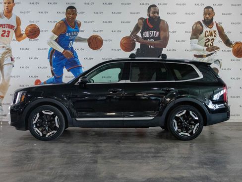 Used 2025 Kia Telluride S AWD/4WD image 17