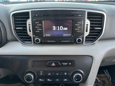 Used 2018 Kia Sportage LX AWD/4WD image 26