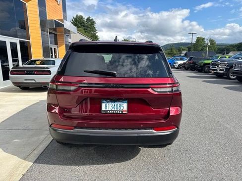 Certified 2026 Jeep Grand Cherokee Limited w/ Limited Altitude Package AWD/4WD image 5