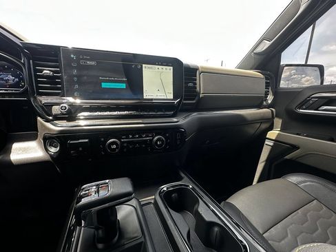 Used 2024 Chevrolet Silverado 1500 ZR2 w/ Technology Package AWD/4WD image 13
