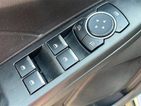 Used 2021 Ford Escape SE image 12