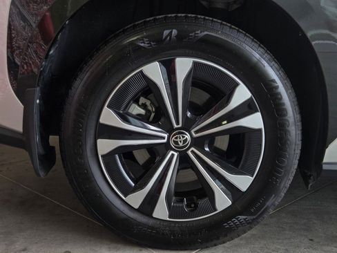 Certified 2025 Toyota bZ4X AWD image 5