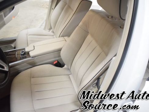 Used 2016 Mercedes-Benz E 400 4MATIC Sedan image 11