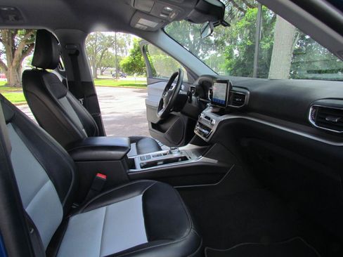 Used 2022 Ford Explorer XLT w/ Equipment Group 202A RWD image 23