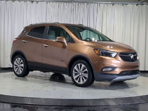Used 2017 Buick Encore Essence FWD image 3