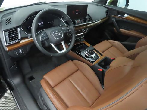 Used 2023 Audi Q5 2.0T Premium Plus w/ Premium Plus Package image 9