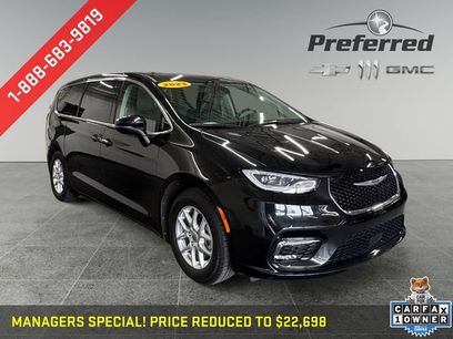 Used 2023 Chrysler Pacifica Touring-L