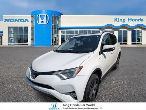 Used 2017 Toyota RAV4 XLE FWD image 1