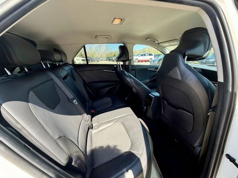 Used 2024 Kia Niro EX w/ EX Cold Weather Package FWD image 13