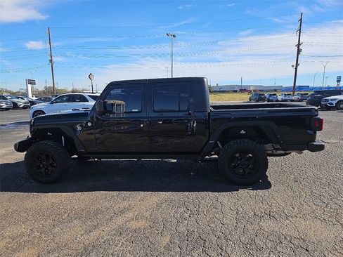 Used 2023 Jeep Gladiator Willys image 3