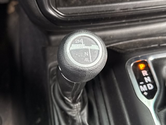 Used 2022 Jeep Wrangler Unlimited Sport AWD/4WD image 38