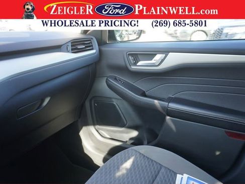 Used 2021 Ford Escape SE image 30