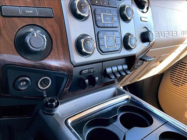 Used 2015 Ford F350 Lariat w/ Lariat Interior Package AWD/4WD image 23
