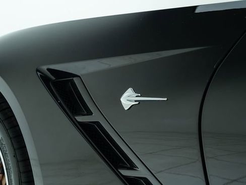 Used 2014 Chevrolet Corvette Stingray Coupe w/ 2LT Preferred Equipment Group image 21