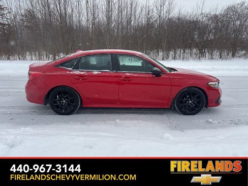 Used 2023 Honda Civic Sport image 9