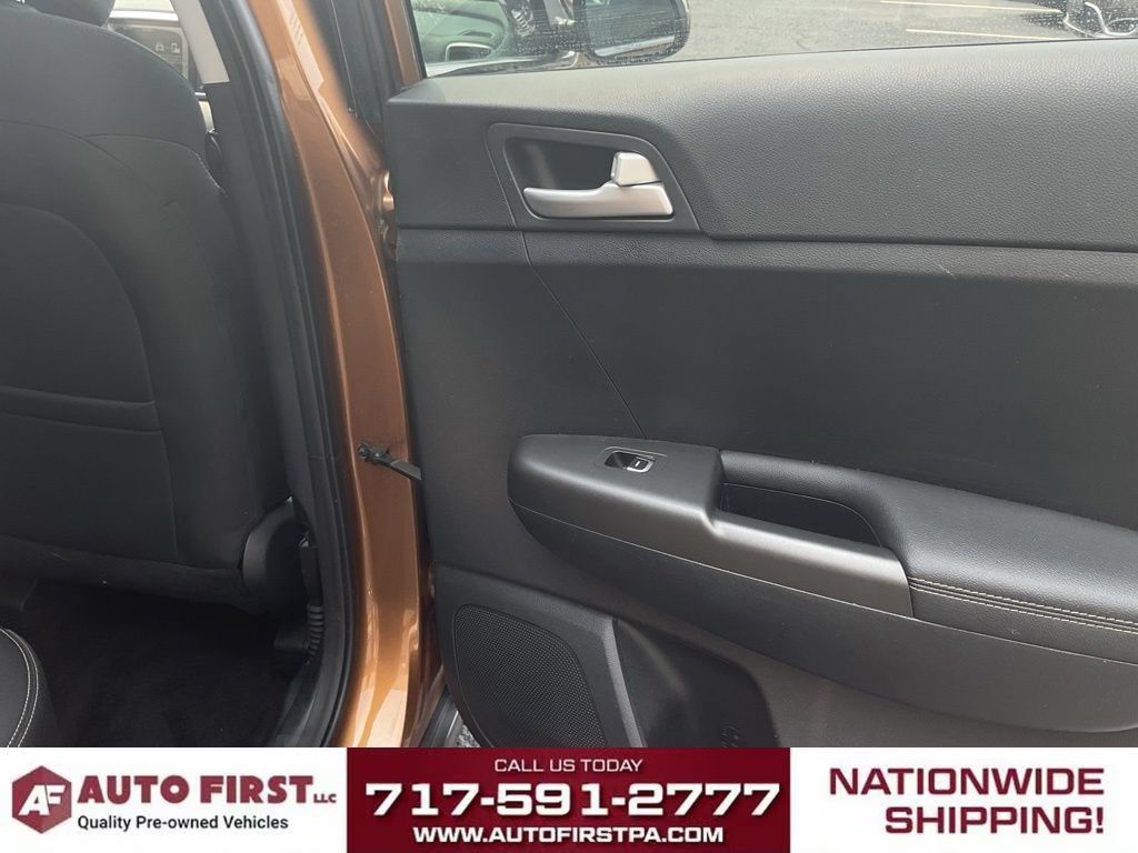Used 2020 Kia Sportage LX AWD/4WD image 11
